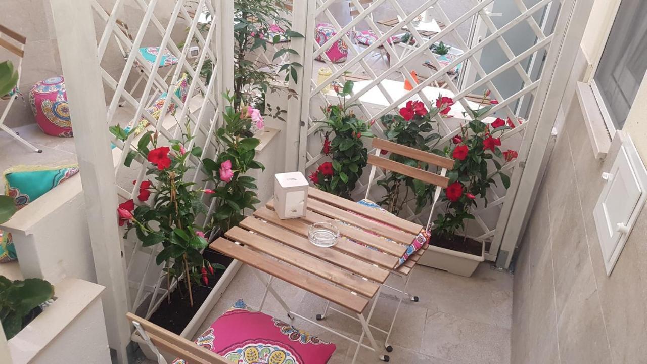 Dimora Fantasia Charme B&B Bari Exterior foto